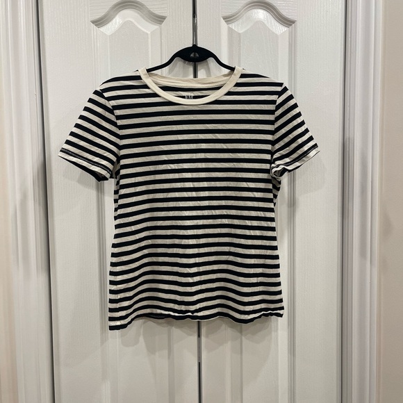 GAP Basic Striped Tee - White and Black size M - Picture 1 of 4